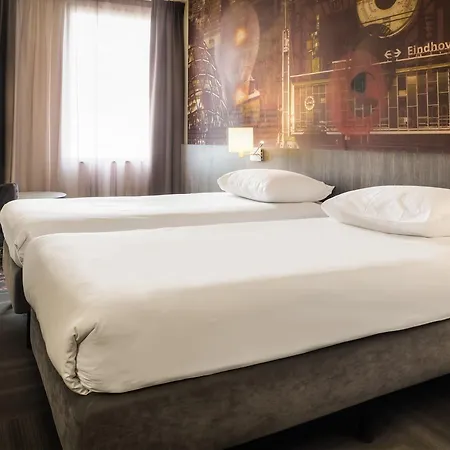 Leonardo Center Former Crown 4*