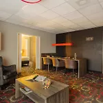 Leonardo Center 4*