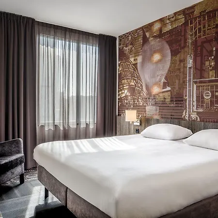 Leonardo Center 4*