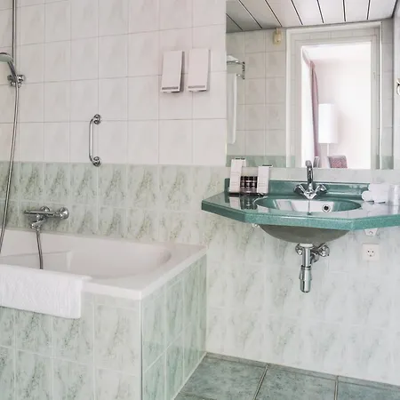 Hotel Leonardo Center 4*