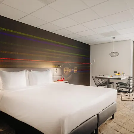 Leonardo Center Former Crown Hotel 4*