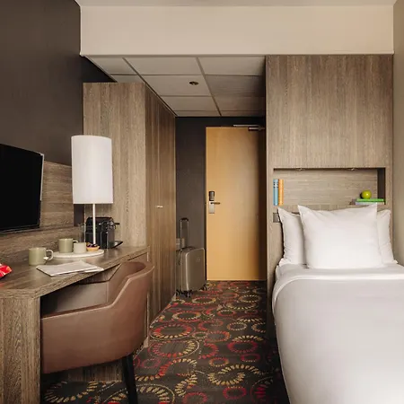 Leonardo Center Former Crown 4*