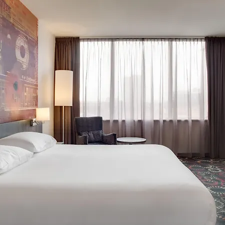 Leonardo Center 4*