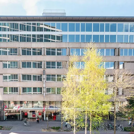 Leonardo Center Hotell 4*