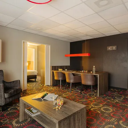 Leonardo Center 4*