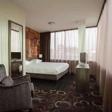 Hotel Leonardo Center Former Crown