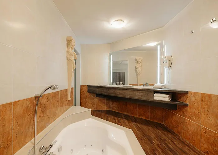 Hotel Leonardo Center 4*