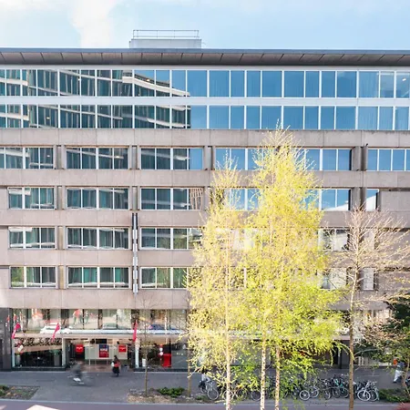 Leonardo Center Former Crown Szálloda