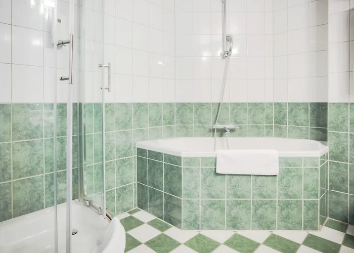 Leonardo Center Hotel 4*